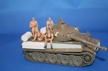 Nordwind 1/48 020 german jerrycans in tankrack